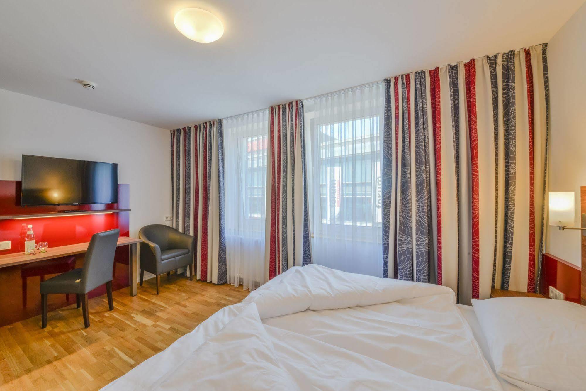 City Hotel וצלאר מראה חיצוני תמונה
