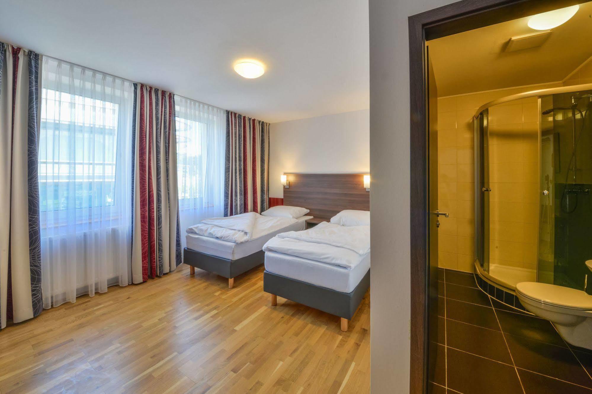 City Hotel וצלאר מראה חיצוני תמונה