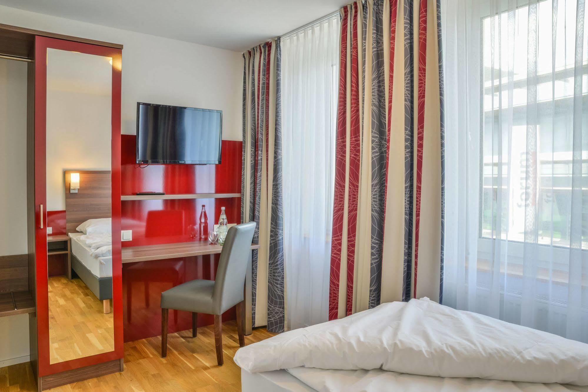 City Hotel וצלאר מראה חיצוני תמונה