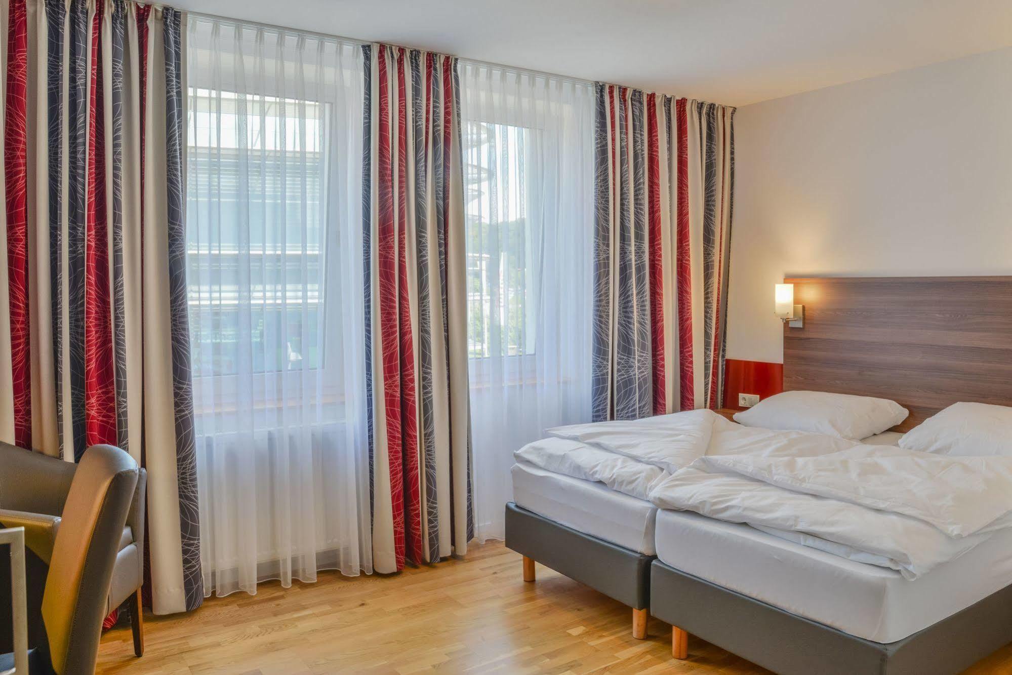 City Hotel וצלאר מראה חיצוני תמונה